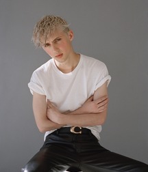 Leatherpants 5d1e66cbcbf86.jpg
