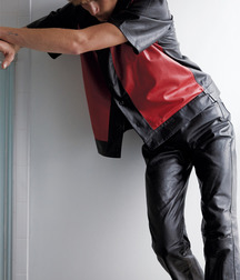 Leatherpants 5d1e66d267860.jpg