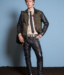 Leatherpants 5d1e66d7c714e.jpg