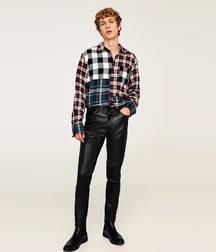 Leatherpants 5d1e66faaac72.jpg