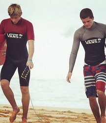 Surfer boys 2 5d1f64149a822.jpg