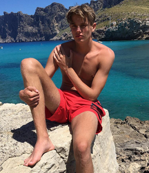 Cuties on vacation 5d20b3c2afea3.png