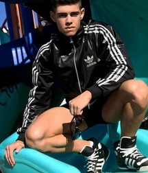 Sneaker and socks 2 5d2116e5571cb.jpg