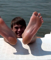 Worship Ton's devine feet 5d2225badbe35.jpg