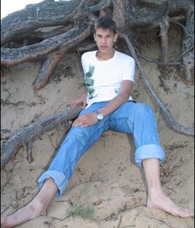 Worship Ton's devine feet 5d222626558c4.jpg