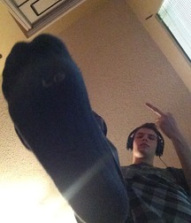 Addicted to feet 5d223cee8dc3d.jpg