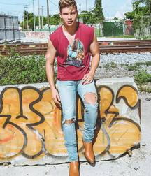 Booted twinks 5d232e25074ea.jpg