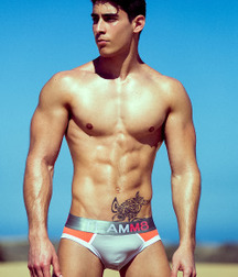 Beautiful barefoot hotties 5d235898d928b.jpg