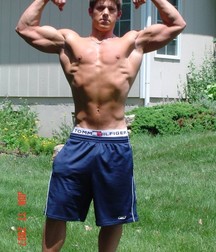 Cuties shirtless 5d239b0ff2929.jpg