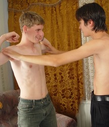 Boys in summer 5d24b91fe2b77.jpg