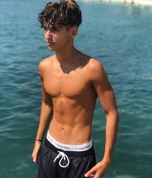 Twinks 129 5d24cbd3c10e6.jpg