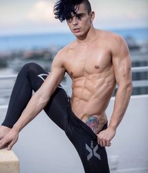 Twinks in summer holidays 5d24d8f27aa52.jpg