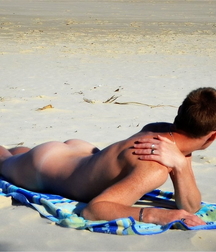 Hotties at seaside 5d25f5e47ebef.jpg