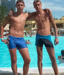 Cuties in love 5d265e18ad89f.jpg