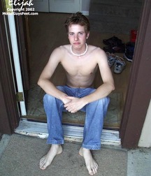 Barefoot boy beauties 5d278e6575ac8.jpg