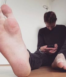 Barefoot hotties 2 5d28a416e7645.jpg