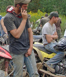 Boys taking a leak 4 5d28eed5e060e.jpg