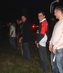 Boys taking a leak 4 5d28eef4e4e49.jpg