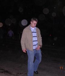 Pissing guys 5d28f142652b5.jpg