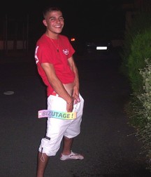 Pissing guys 5d28f143a6240.jpg