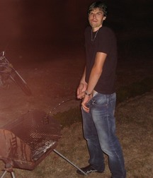 Pissing guys 5d28f147e95c2.jpg