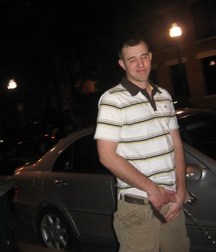 Pissing guys 5d28f16554e0e.jpg