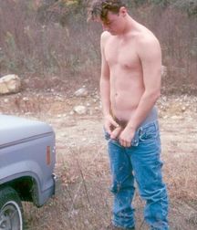 Pissing guys 5d28f16fc33c4.jpg