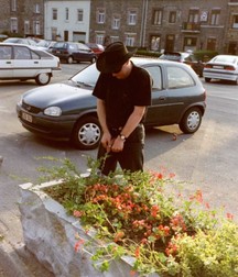 Pissing guys 5d28f1741ed2d.jpg