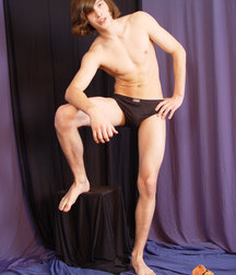 Eric long hair boy 5d29e43598e83.jpg