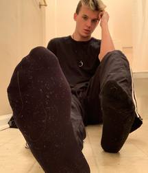 You'd better worhsip these feet 5d29ee2376ae9.jpg