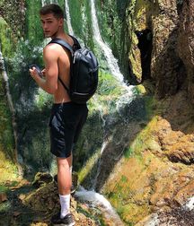 Male beauty 5 5d29f0b224666.jpg