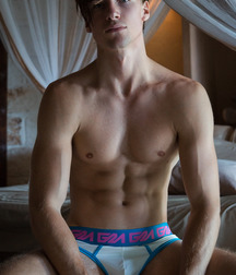 Male beauty 5 5d29f0c9da82f.jpg