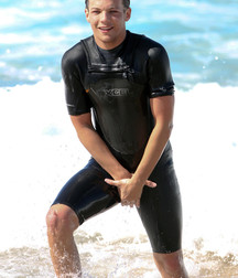 Surfer and beach boys 5d2b5a5f7cb15.jpg