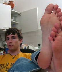 You like my feet and flip flops 5d34cd2ac8f1d.jpg
