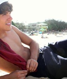 Twinks on holiday 5d363d40b266a.jpg