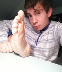 Bad boys feet 5d38a91d20e23.jpg