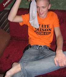 Boy smells 2 5d38bc2459a98.jpg