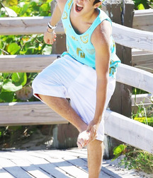 Famous boy feet 5d38e0a0a62bd.jpg