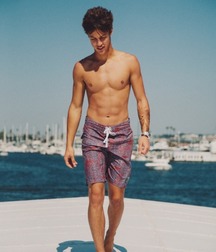 Famous boy feet 5d38e0a231e0b.jpg