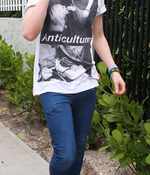 Famous boy feet 5d38e0a704fc2.jpg