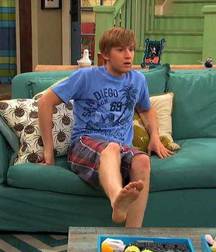 Famous boy feet 5d38e0ab49689.jpg