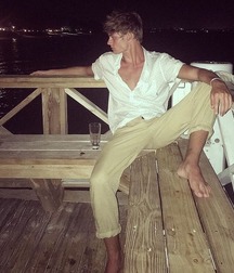 Famous boy feet 5d38e0b9f268a.jpg