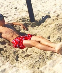 Famous boy feet 5d38e0cc153d9.jpg