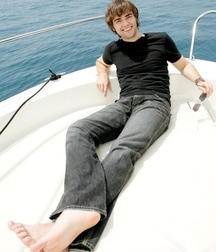 Famous boy feet 5d38e0dc11839.jpg