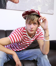 Sneakerboy Connor 5d39e178c7743.jpg