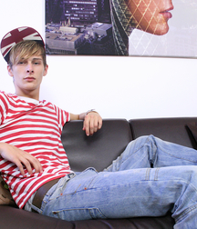 Sneakerboy Connor 5d39e255537dc.jpg