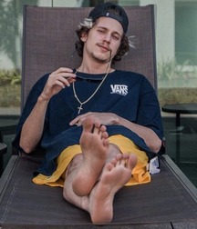 Hot days cool feet 5d3adb8f07077.jpg