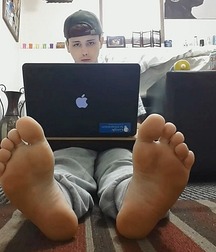 Under boys sweaty feet 5d3dd09e295a3.jpg