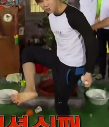 Asian boys barefoot 5d3dd546c1ef4.png