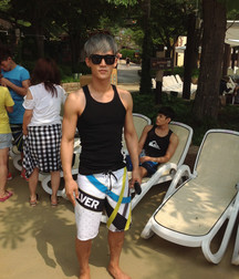 Asian boys barefoot 5d3dd54ccebaf.jpg